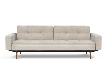 Dublexo Styletto Dark Wood sovesofa med armlæn i 280 Avella Sand, set forfra