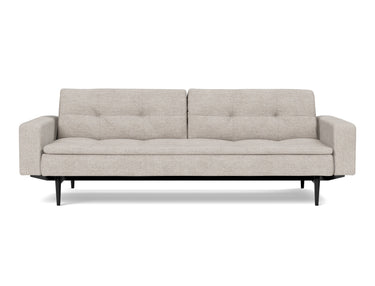 Dublexo Styletto Black Wood sovesofa med armlæn i 471 Yuveno Sand, set forfra