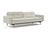 Dublexo Styletto Light Wood sovesofa med armlæn i 527 Mixed Dance Natural, med den ene ryghalvdel lænet tilbage