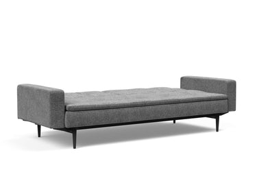 Dublexo Styletto Black Wood sovesofa med armlæn i 563 Twist Charcoal, slået ud til seng