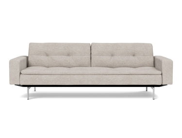 Dublexo Chrome sovesofa med armlæn i 471 Yuveno Sand, set forfra