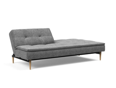 Dublexo Styletto Light Wood sovesofa i 563 Twist Charcoal, med den ene ryghalvdel lagt ned