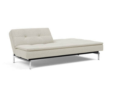 Dublexo Chrome sovesofa i 527 Mixed Dance Natural, med den ene ryghalvdel lagt ned