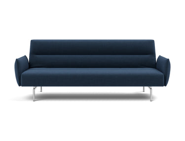Jillis sovesofa med armlæn i 414 Esina Indigo Blue, set forfra
