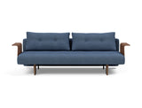 Recast Dark Styletto sovesofa med armlæn i 302 Weda Blue, set forfra