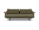 Recast Dark Styletto sovesofa med armlæn i 316 Cordufine Pine Green, set forfra
