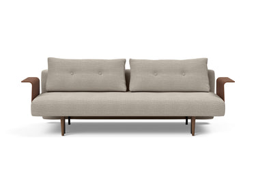 Recast Dark Styletto sovesofa med armlæn i 579 Kenya Gravel, set forfra