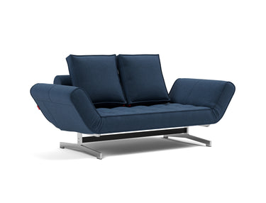 Ghia Chrome daybed i 414 Esina Indigo Blue, set skråt forfra