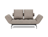 Ghia Laser daybed i 472 Yuveno Warm Grey, set forfra