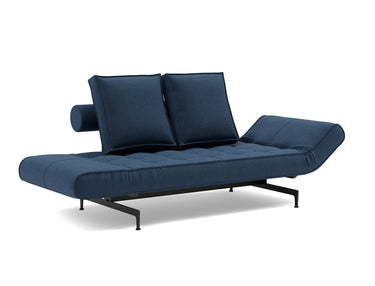 Ghia Laser daybed i 414 Esina Indigo Blue, med den ene side sænket