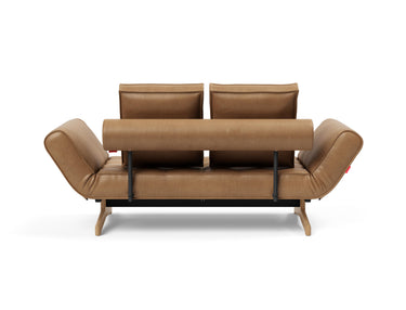 Ghia Wood daybed i 551 Faunal Brown, set bagfra