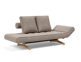 Ghia Wood daybed i 318 Cordufine Beige, med den ene side sænket