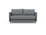 Cubed 140 sovesofa med armlæn i 320 Corocco Shadow Grey, set forfra