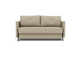 Cubed 140 sovesofa med armlæn i 356 Taura Sand, set forfra