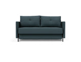 Cubed 140 sovesofa med armlæn i 851 Mahoga Dark Blue, set forfra