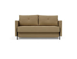 Cubed 140 sovesofa med armlæn i 860 Yogia Olive Brown, set forfra