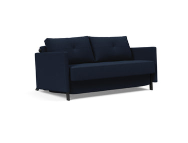 Cubed 140 sovesofa med armlæn i 528 Mixed Dance Blue, set skråt forfra