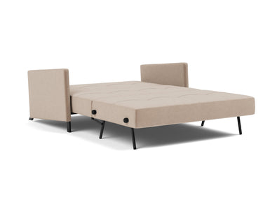 Cubed 140 sovesofa med armlæn i 417 Esina Mocha, slået ud til seng