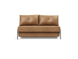 Cubed 140 Alu sovesofa i 551 Faunal Brown, set forfra