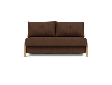 Cubed 140 Wood sovesofa i 359 Taura Cappuccino, set forfra
