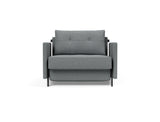 Cubed 90 stol med armlæn i 320 Corocco Shadow Grey, set forfra