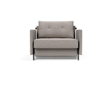 Cubed 90 stol med armlæn i 321 Corocco Warm Grey, set forfra
