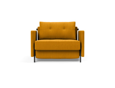 Cubed 90 stol med armlæn i 507 Elegance Burned Curry, set forfra