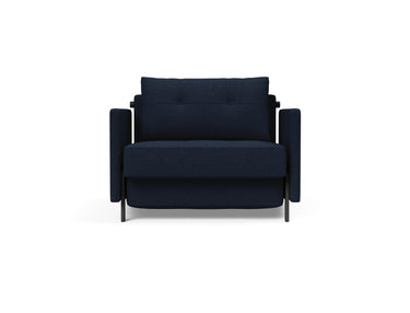 Cubed 90 stol med armlæn i 528 Mixed Dance Blue, set forfra