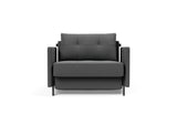 Cubed 90 stol med armlæn i 852 Mahoga Seal Grey, set forfra
