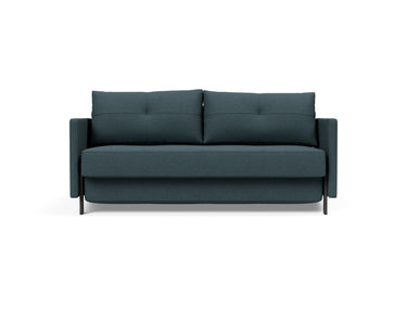 Cubed 160 sovesofa med armlæn i 851 Mahoga Dark Blue, set forfra