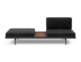 Puri daybed med valnøddebord i 550 Faunal Black, set forfra