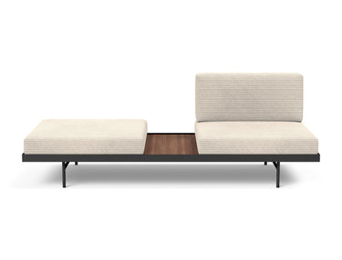 Puri daybed med valnøddebord i 594 Corduroy Ivory, set forfra