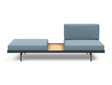 Puri daybed med egetræsbord i 525 Mixed Dance Light Blue, set forfra