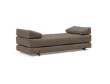 Sigmund Indu daybed i 411 Esina Cedar Brown, set skråt forfra