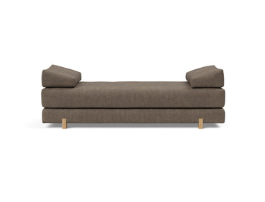 Sigmund Drip daybed i 411 Esina Cedar Brown, set forfra