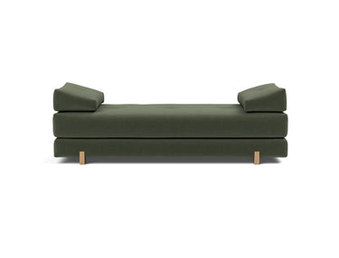 Sigmund Drip daybed i 413 Esina Olive Green, set forfra