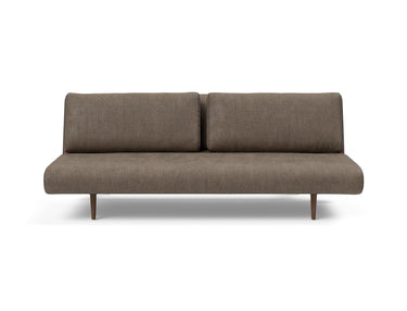 Unfurl Lounger sovesofa i 411 Esina Cedar Brown, set forfra