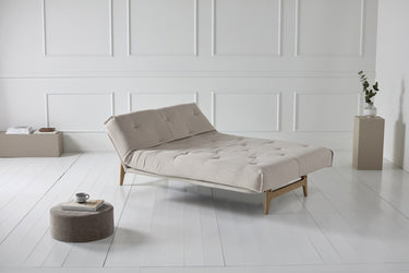 Aslak 140 sovesofa med Latex madras i 612 Blida Sand Grey i en stue, billede 5