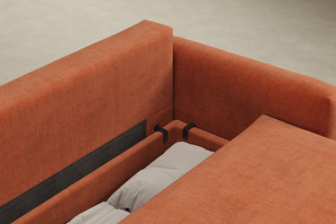 Cone sovesofa i 412 Esina Rust Orange i en stue, billede 5