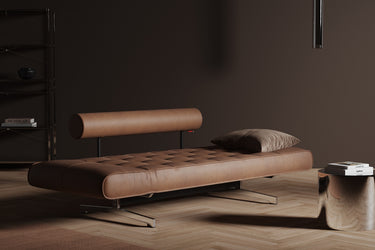 Ghia Chrome daybed i 551 Faunal Brown i en stue, billede 2