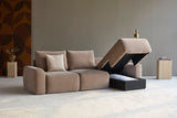Norum sovesofa med chaiselong og Chunky armlæn i 417 Esina Mocha i en stue, billede 3
