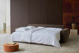 Norum sovesofa med Chunky armlæn i 411 Esina Cedar Brown i en stue, billede 3