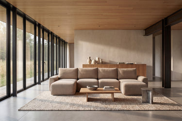 Norum sovesofa U-form med Chunky armlæn i 417 Esina Mocha i en stue