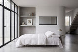 Recast Dark Styletto sovesofa i 357 Taura Off White i en stue, billede 2