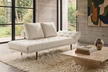 Rollo Styletto daybed med Spring madras i 357 Taura Off White i en stue