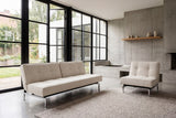 Splitback Chrome sovesofa i en stue, billede 2