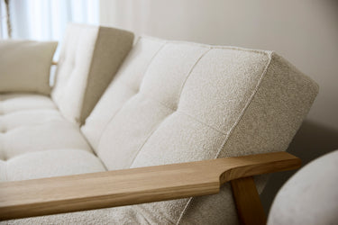 Splitback Frej sovesofa i 357 Taura Off White i en stue, billede 14