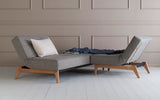 Splitback Eik sovesofa i 521 Mixed Dance Grey i en stue, billede 3