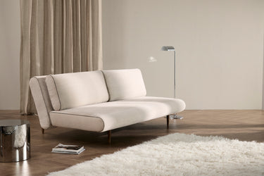 Unfurl Lounger sovesofa i 594 Corduroy Ivory i en stue