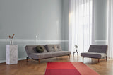 Splitback Styletto Dark Wood sovesofa i 521 Mixed Dance Grey i en stue, billede 2
